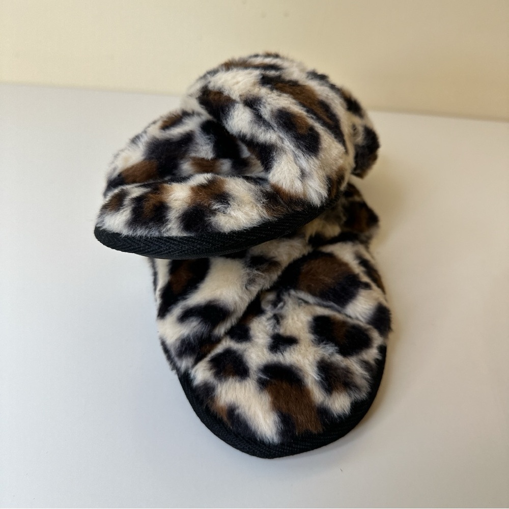Rachel Roy Leopard Print Fuzzy Slippers – Women’s Size XL (11–12)